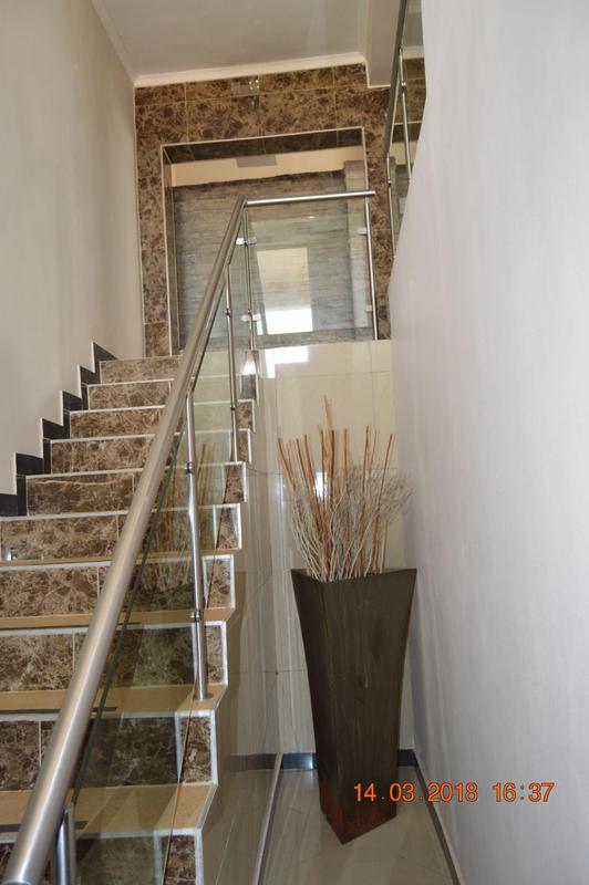 To Let 6 Bedroom Property for Rent in Kleinbron Estate Western Cape